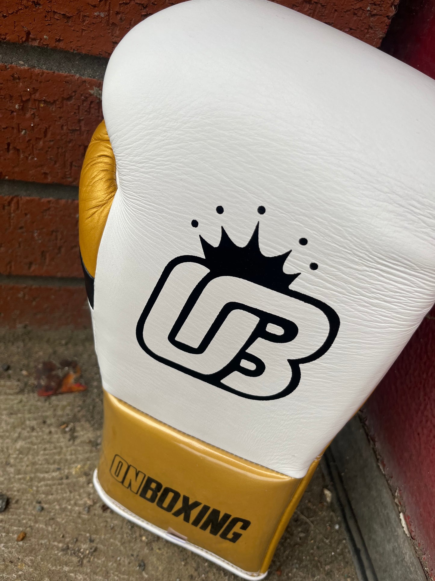 ON BOXING KINGPIN - WHITE GOLD