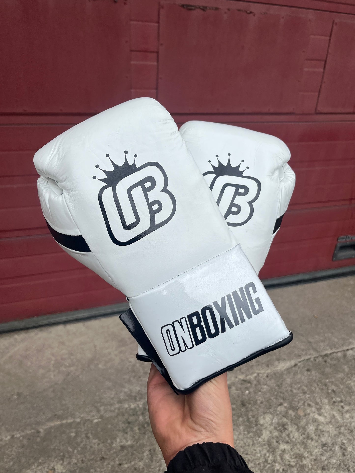 ON BOXING OB1 - White / Black
