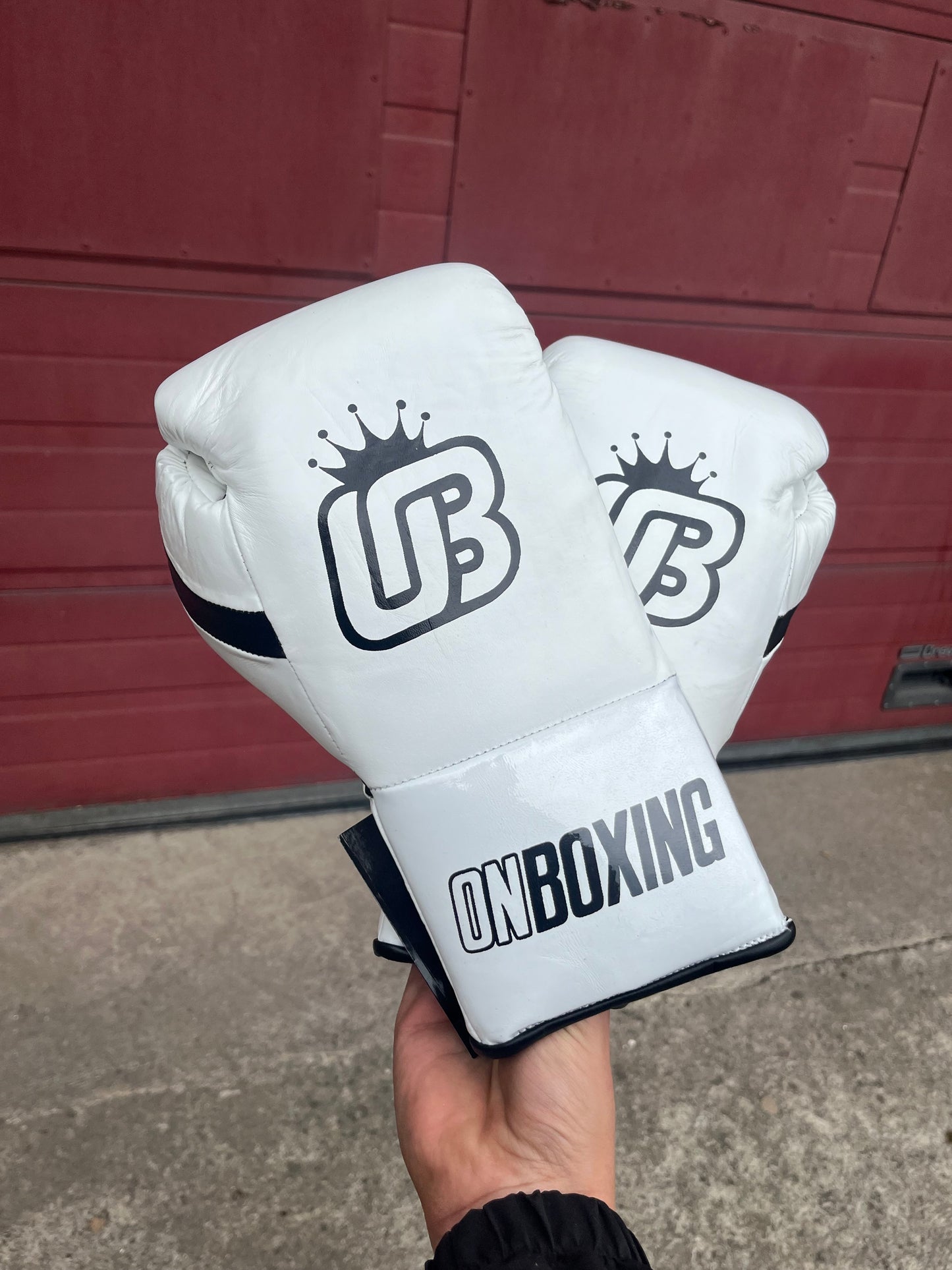 ON BOXING OB1 - White / Black