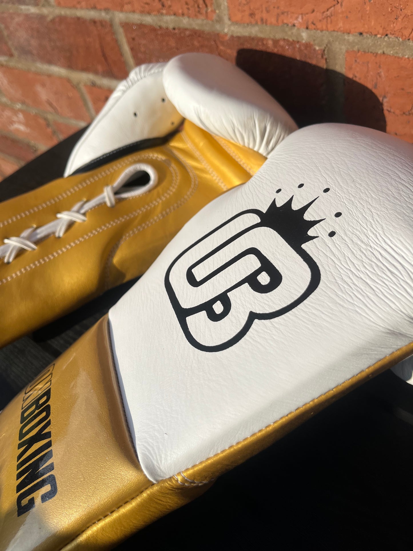 ON BOXING KINGPIN - WHITE GOLD